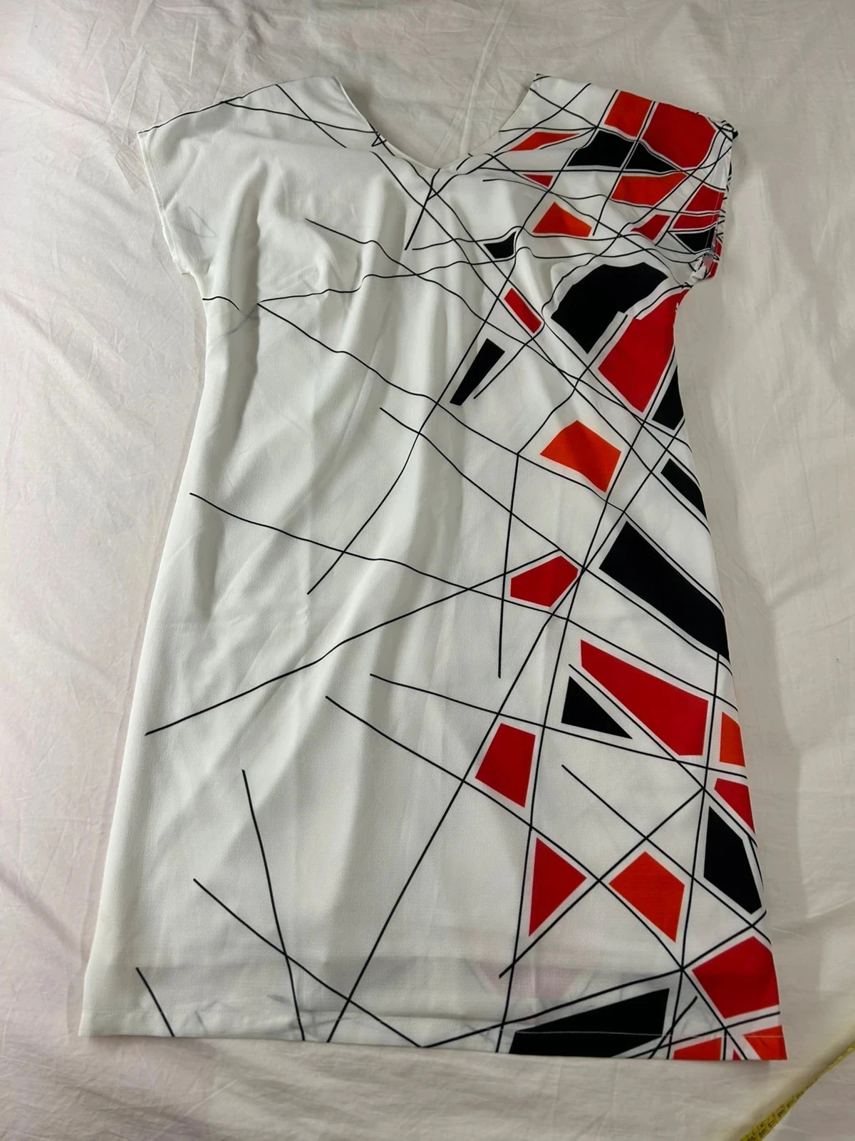 Vestido curto branco com estampas vermelhas la maison jersey – photo 2